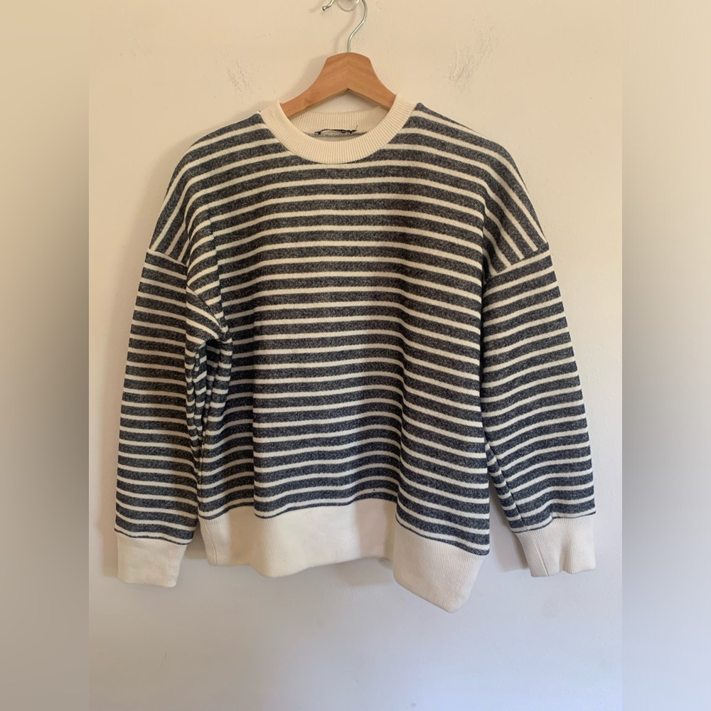 Zara Striped Crewneck Sweater in Cream and Black Size M